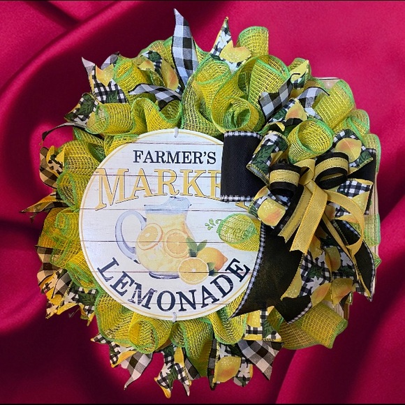 Lemonade wreath - Picture 1 of 3